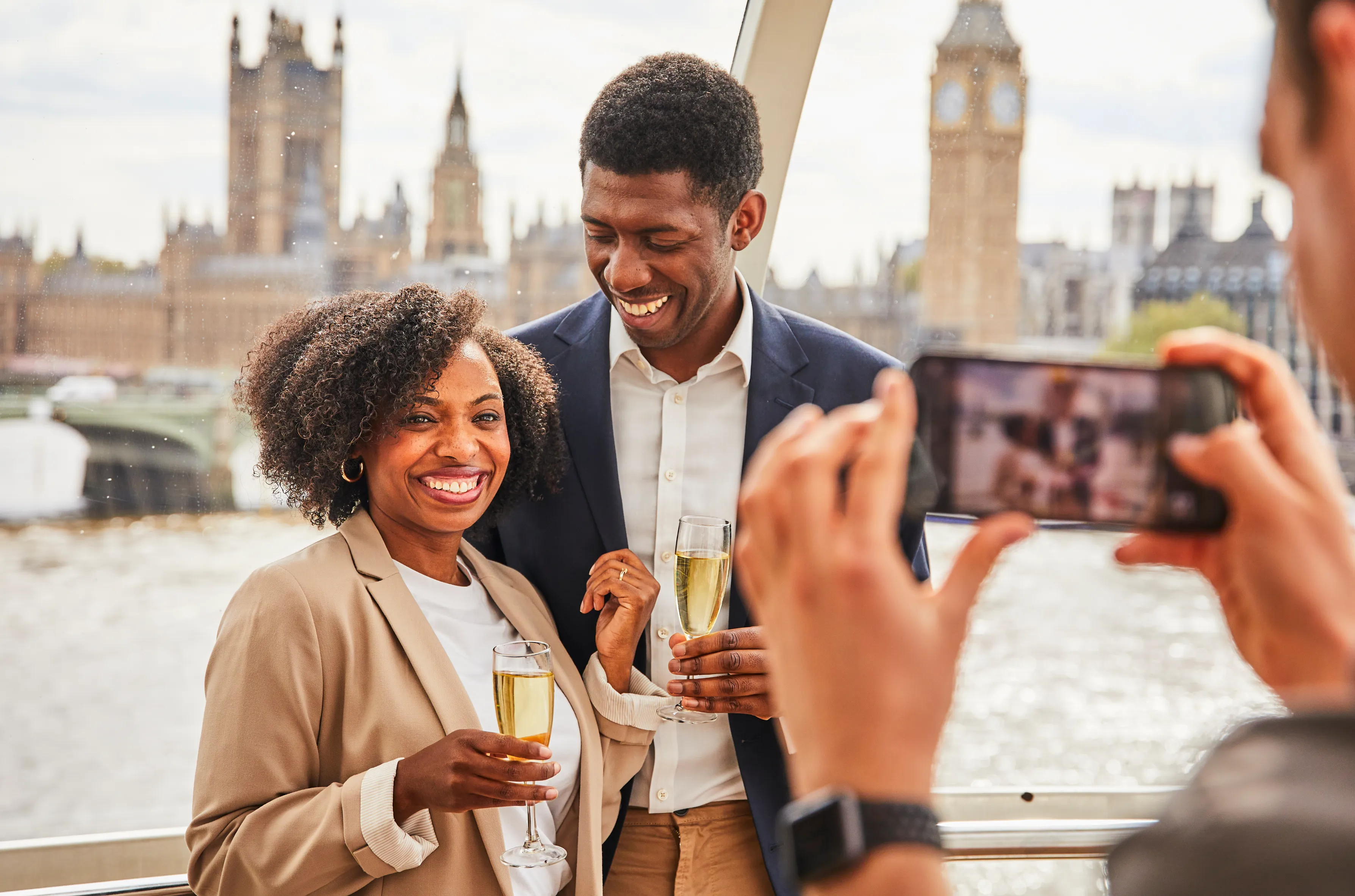 Elvis London Eye Champagne Experience Older Couple 080 Copy (1)