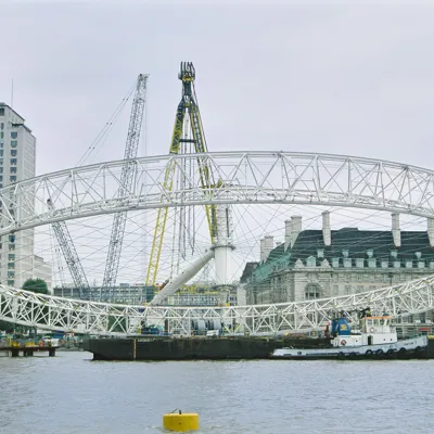 London Eye half erected