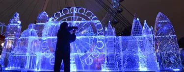 Ice Sculpture of london eye and skyline