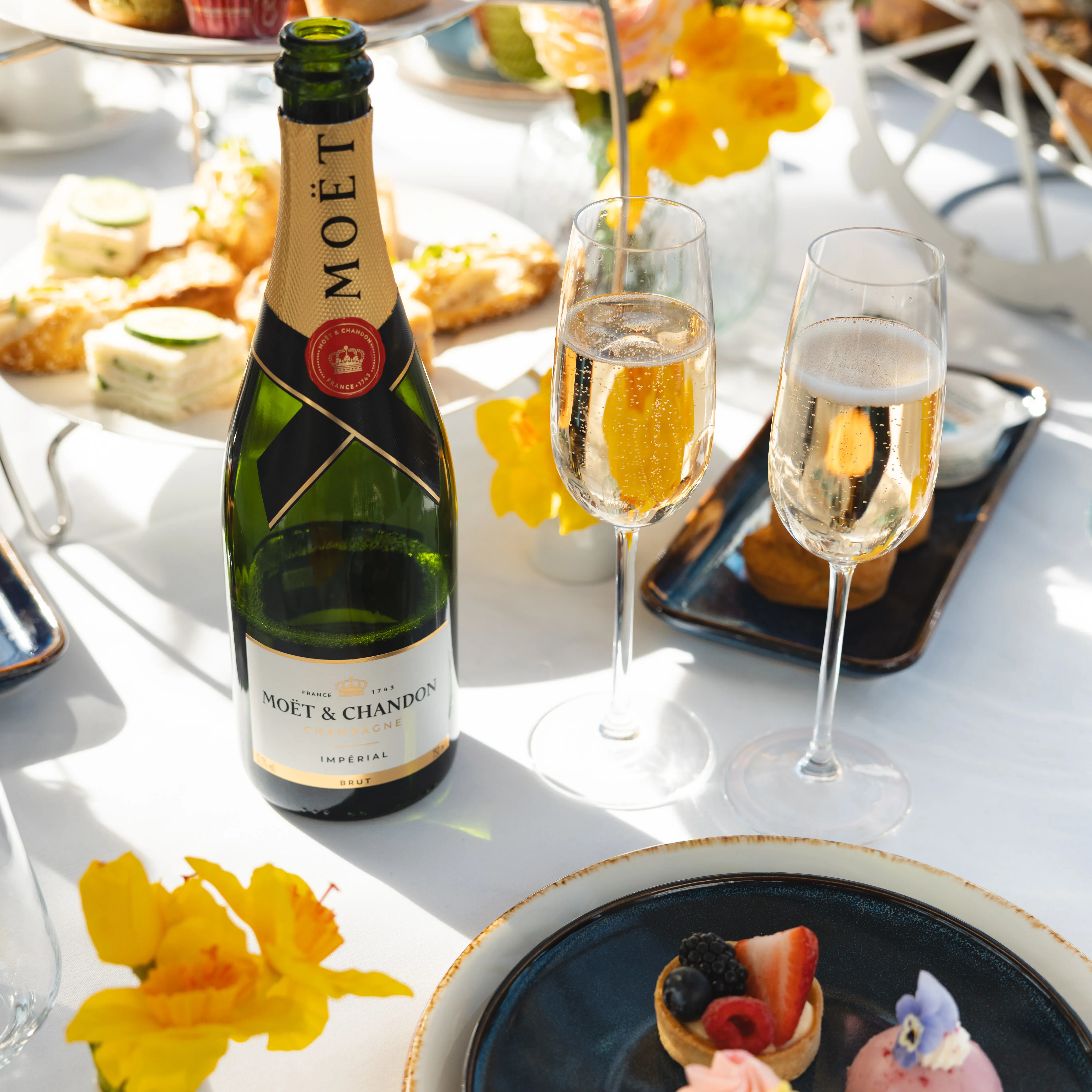 SAT Champagne Square