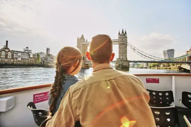 22747 Riverboat Tour 1A Father Daughter 084 Rgb Ns LICENSED UNTIL JUN2025 (1)